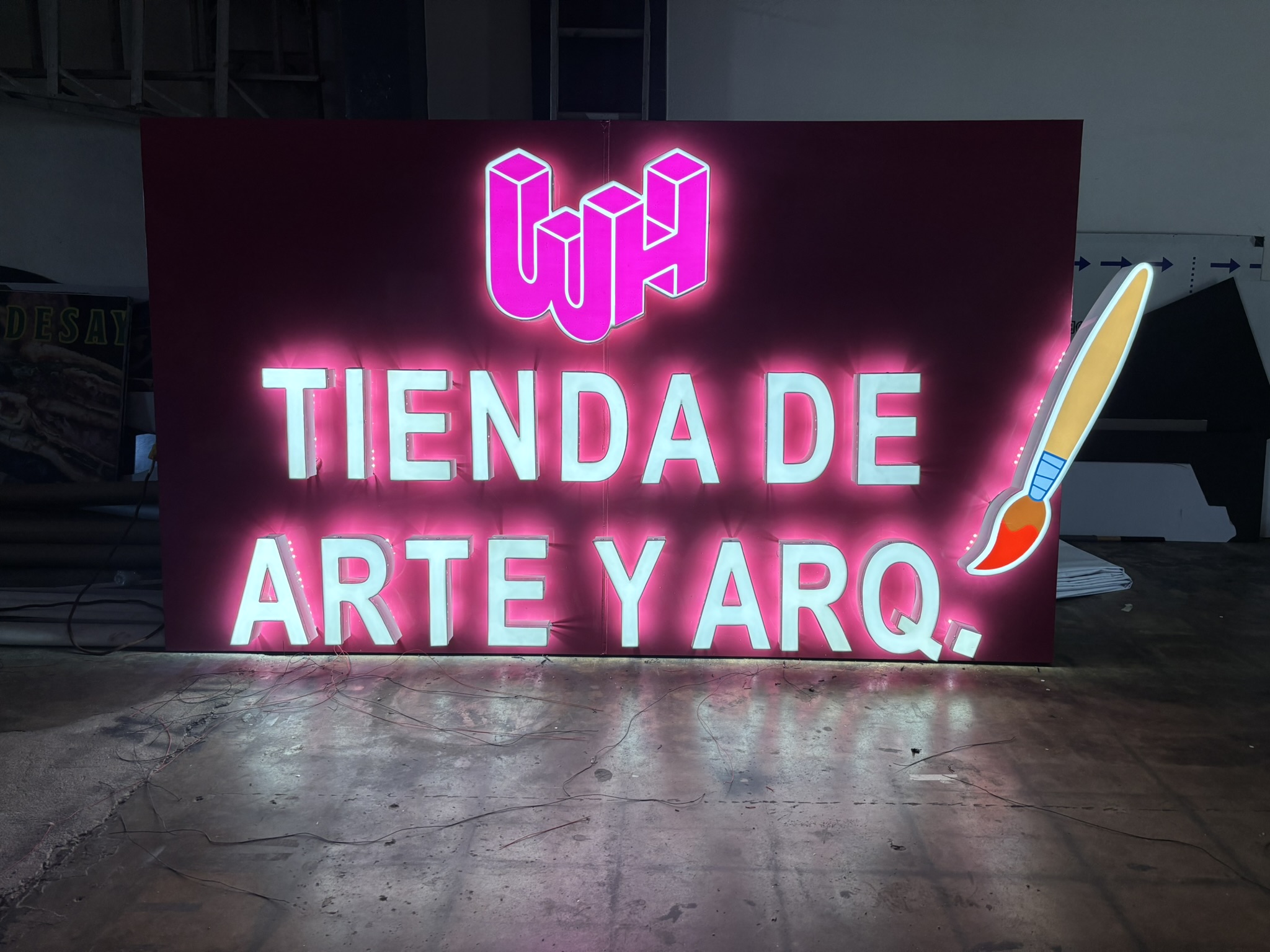 Anuncio 3D sobre panel de alucobond